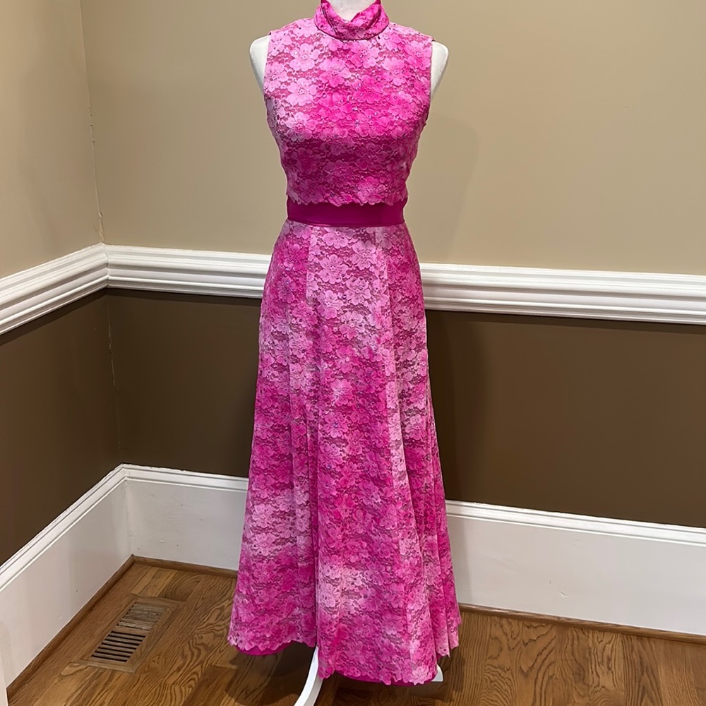 Long Pink Lace Sleeveless Dress